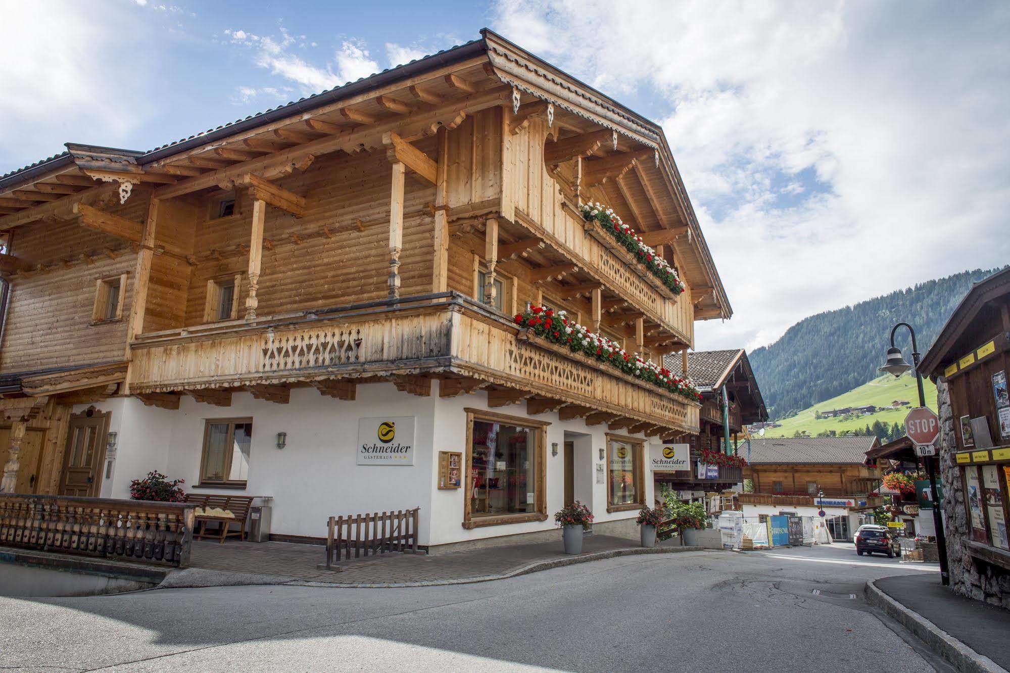 Das Gaestehaus Schneider Am Dorfplatz Alpbach Luaran gambar