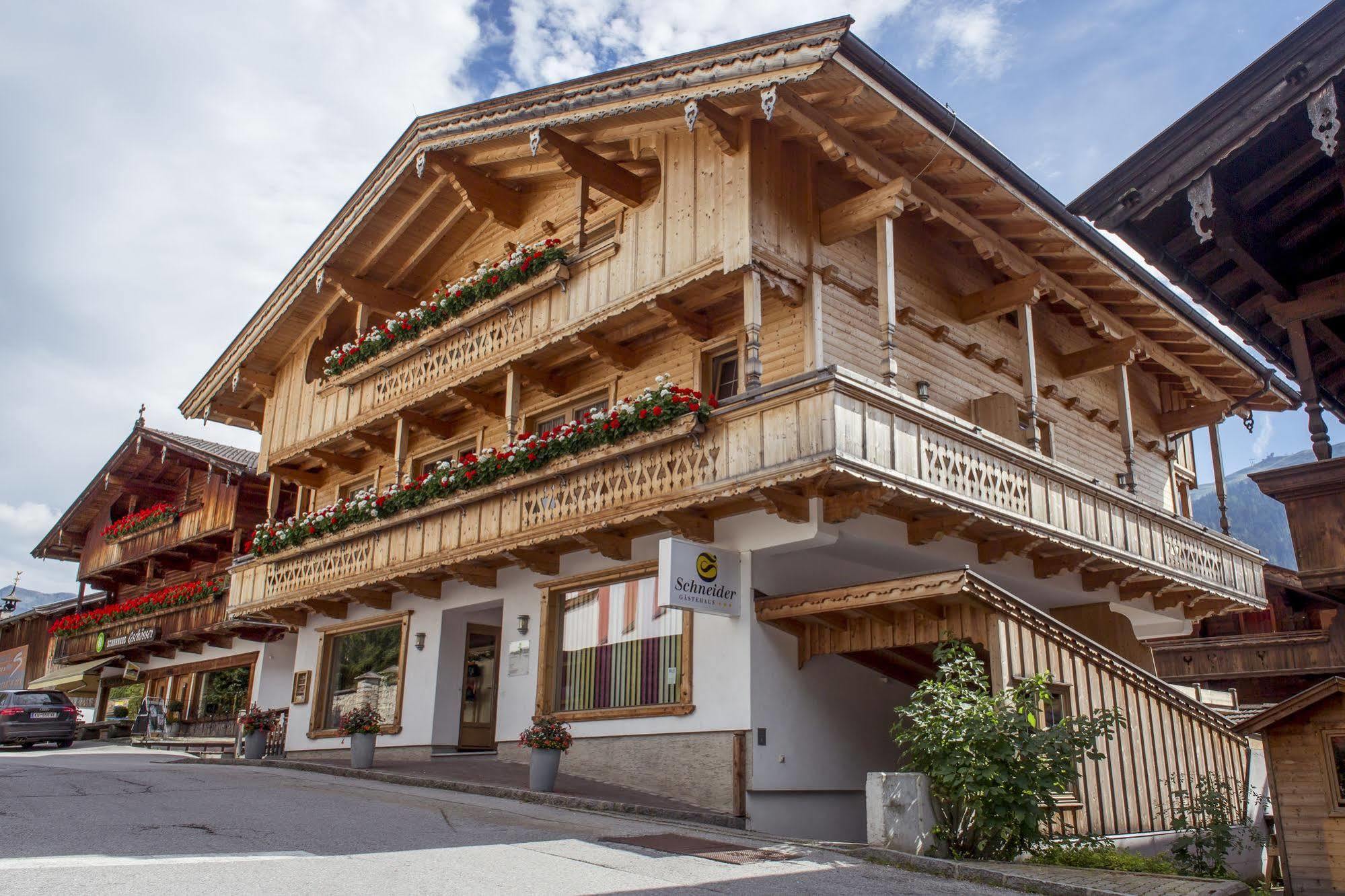 Das Gaestehaus Schneider Am Dorfplatz Alpbach Luaran gambar
