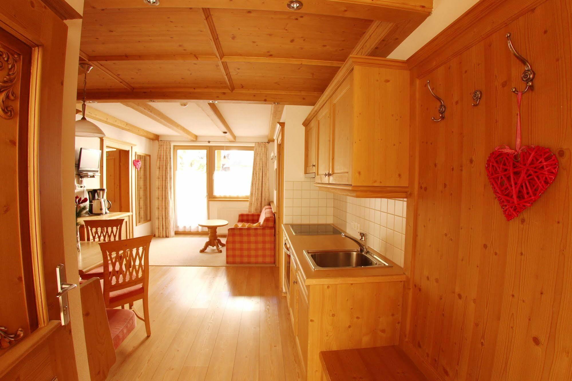 Das Gaestehaus Schneider Am Dorfplatz Alpbach Luaran gambar