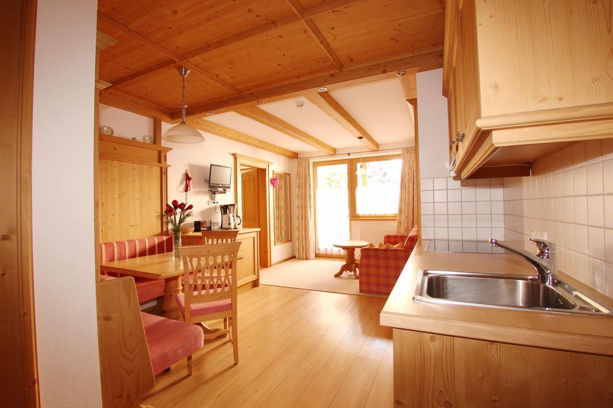 Das Gaestehaus Schneider Am Dorfplatz Alpbach Luaran gambar