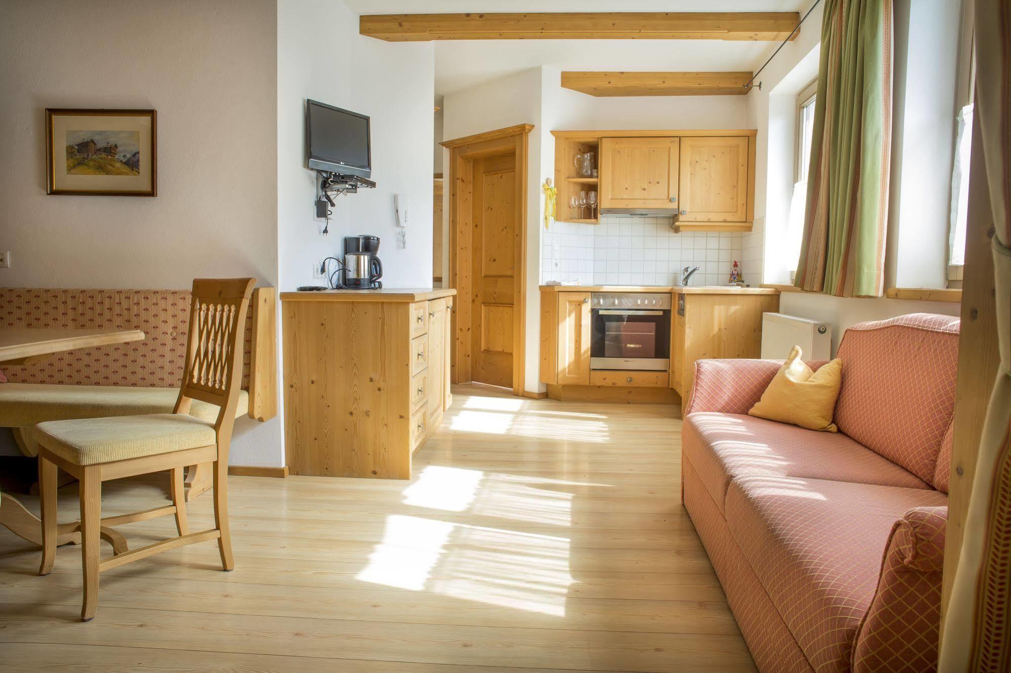 Das Gaestehaus Schneider Am Dorfplatz Alpbach Luaran gambar