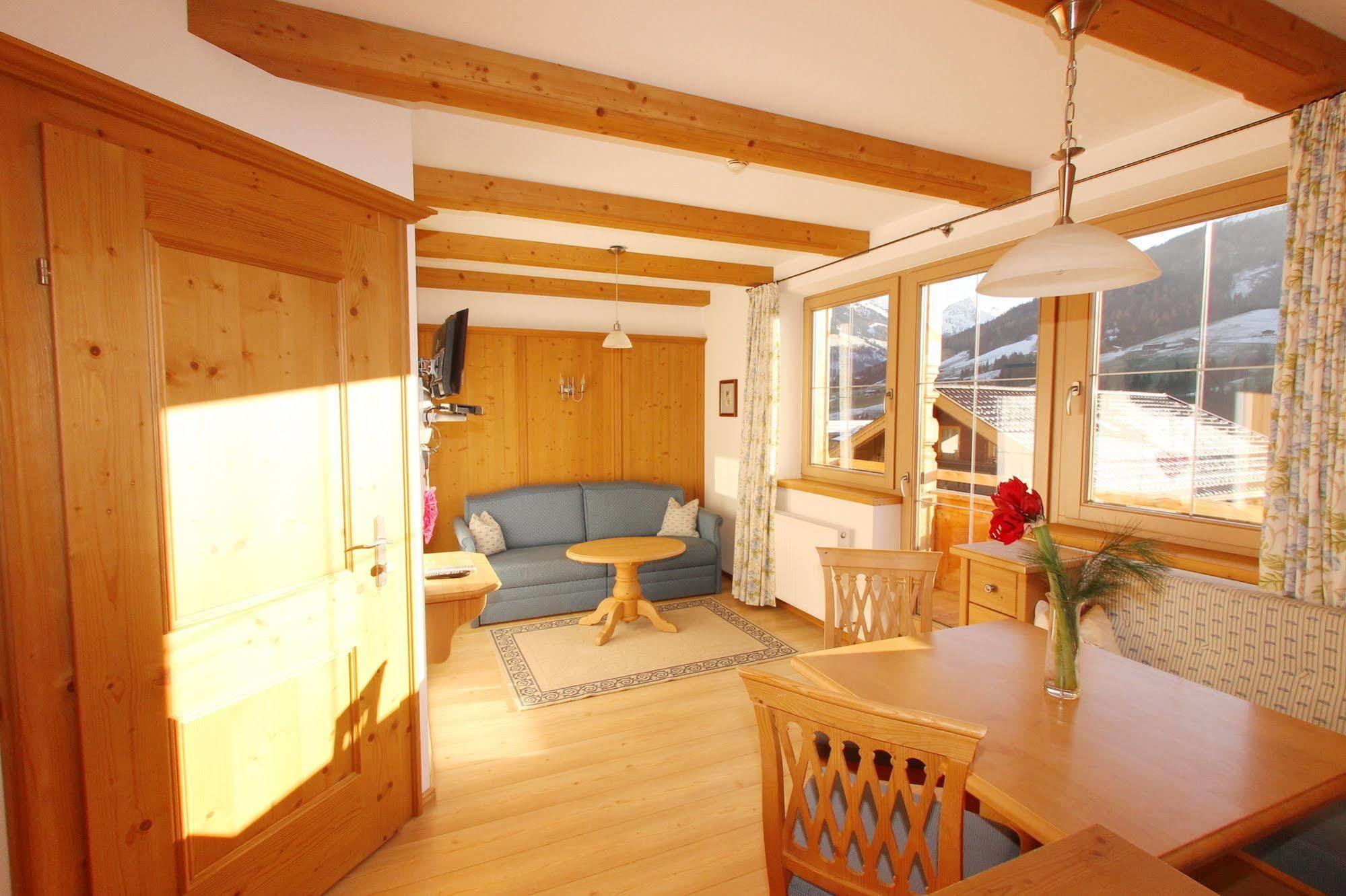 Das Gaestehaus Schneider Am Dorfplatz Alpbach Luaran gambar