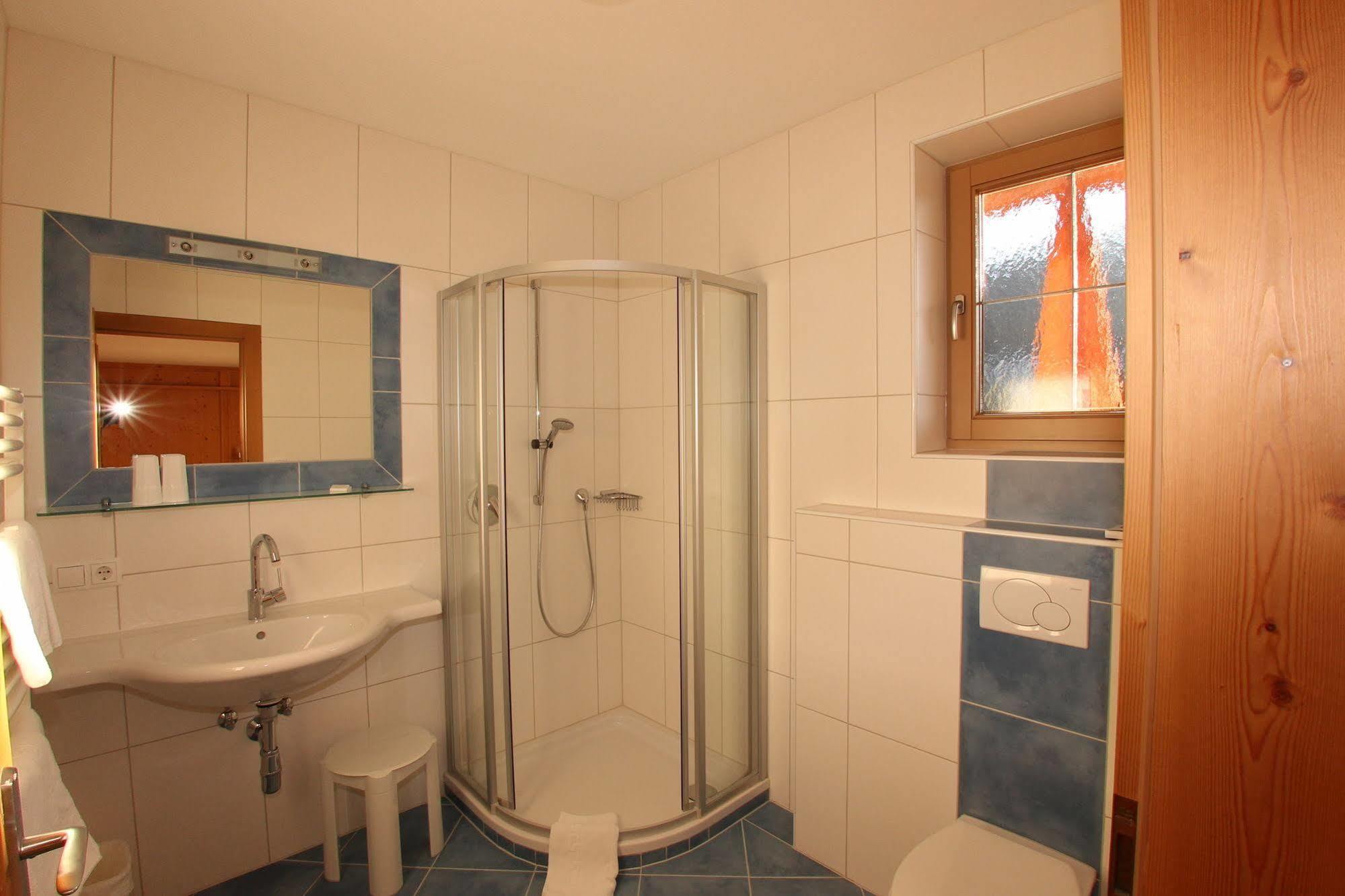 Das Gaestehaus Schneider Am Dorfplatz Alpbach Luaran gambar