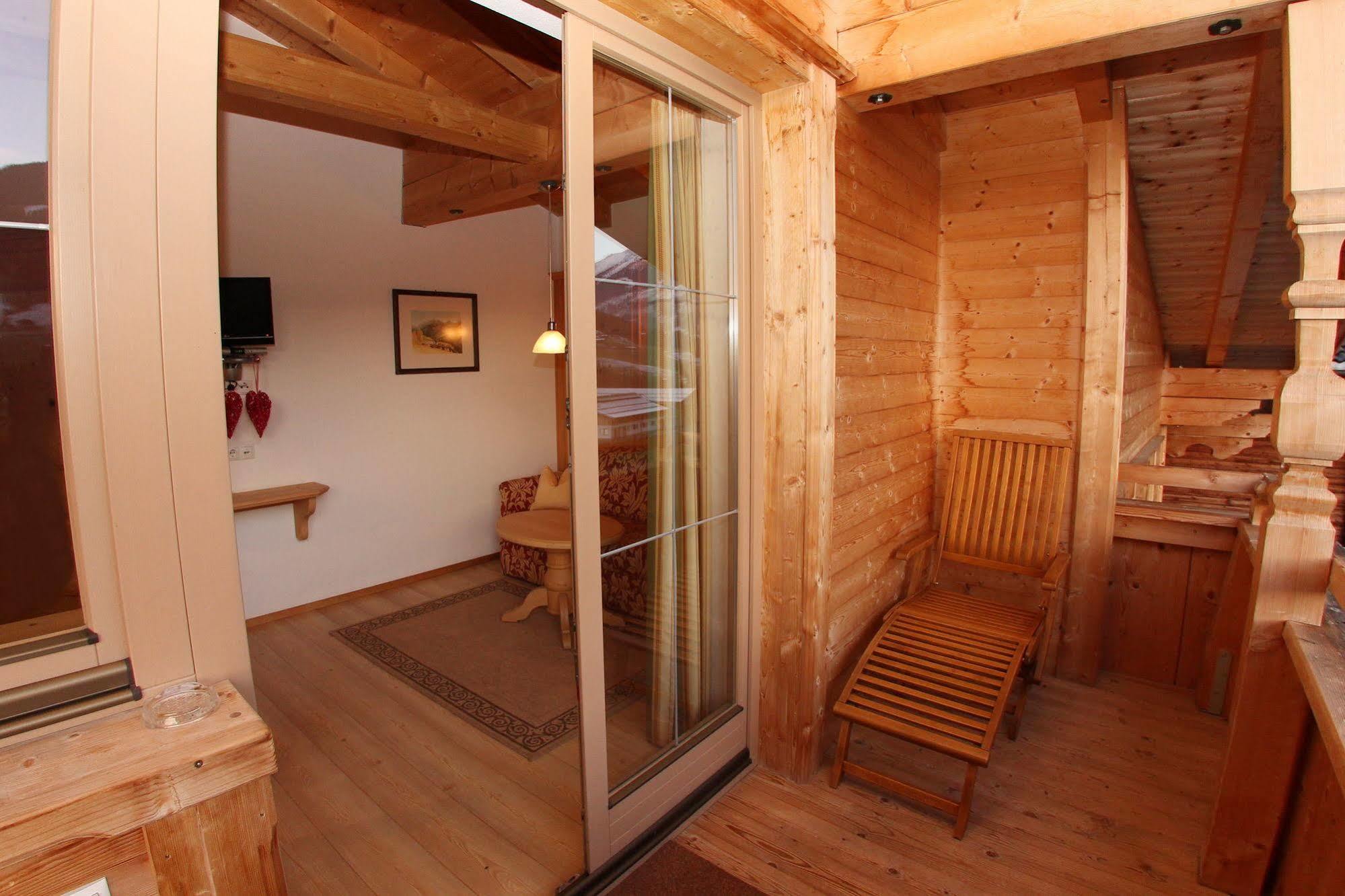 Das Gaestehaus Schneider Am Dorfplatz Alpbach Luaran gambar