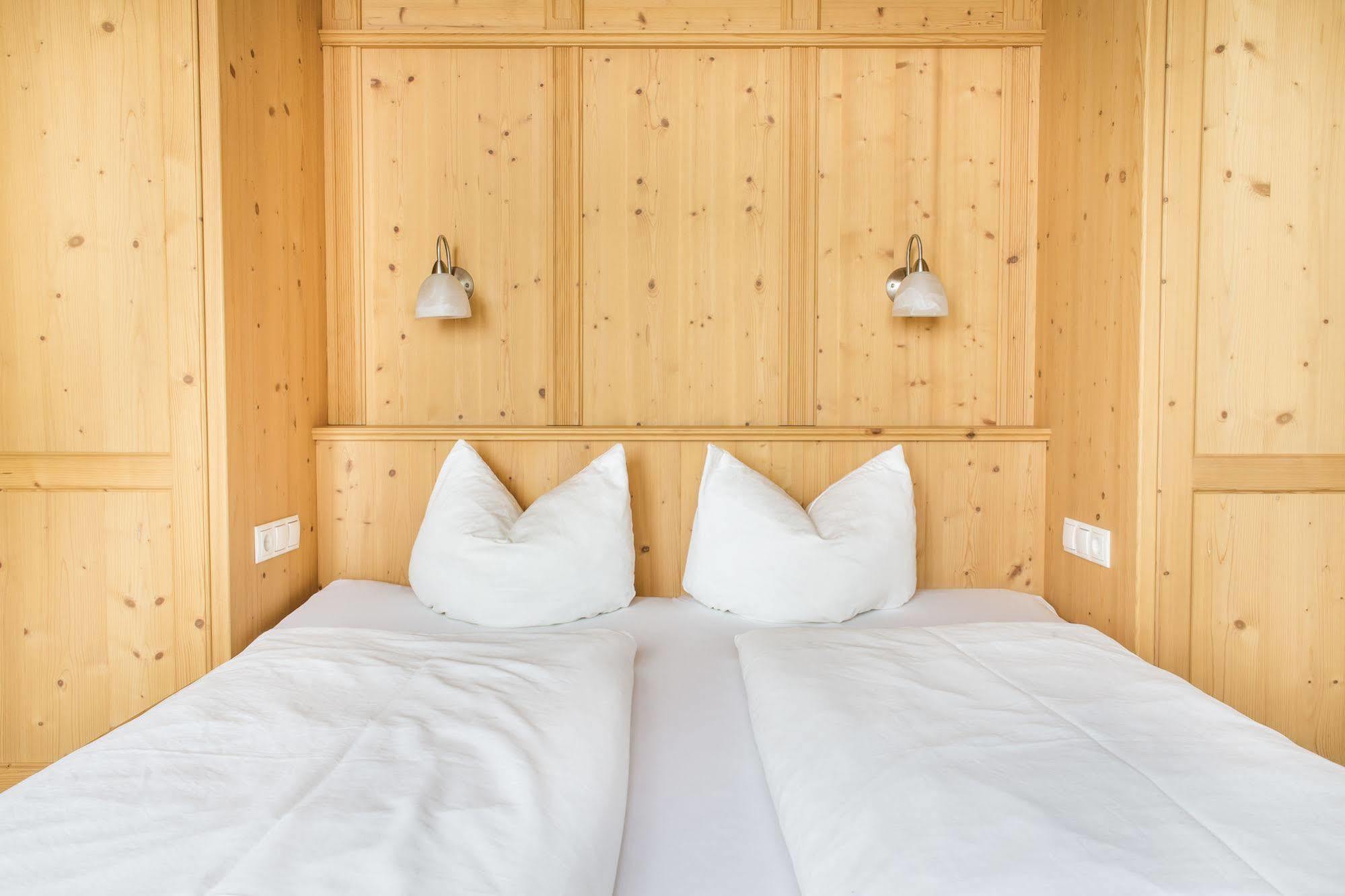 Das Gaestehaus Schneider Am Dorfplatz Alpbach Luaran gambar